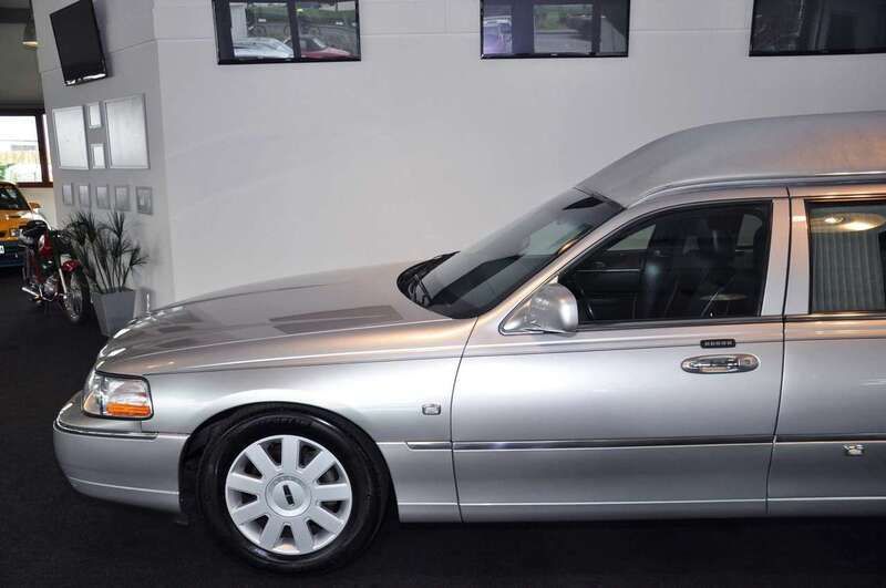 Gebraucht Lincoln Town Car 209 PS (153 kW) 2003 Silber Limousine