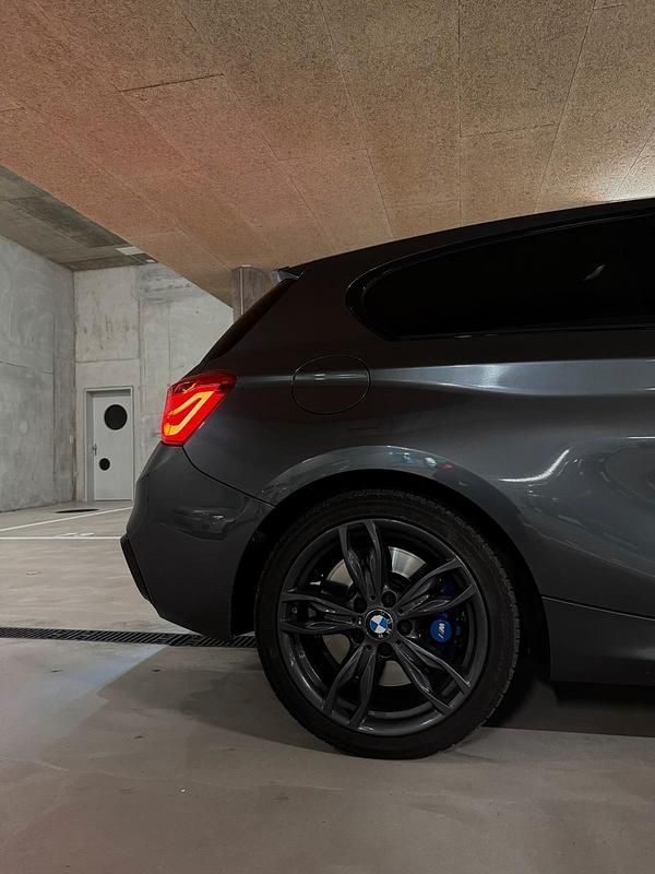 Gebraucht BMW M135 326 PS (239 kW) 2016 Grau Kleinwagen