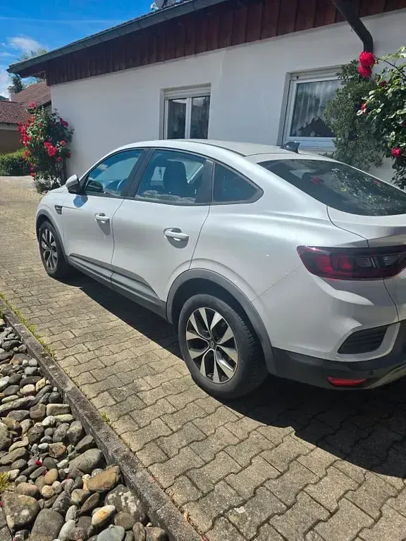 Gebraucht Renault Arkana Techno 140 PS (102 kW) 2022 Weiß SUV