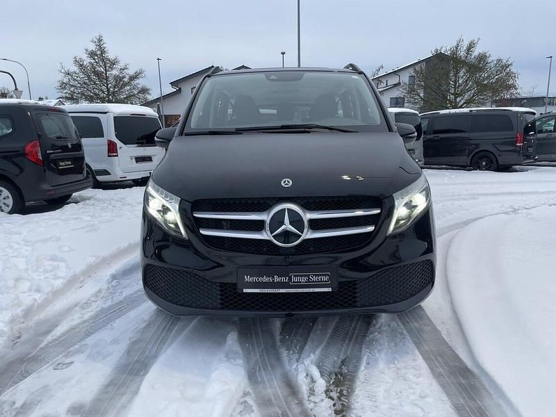 Gebraucht Mercedes V300 237 PS (174 kW) 2022 Obsidianschwarz Van / Kleinbus