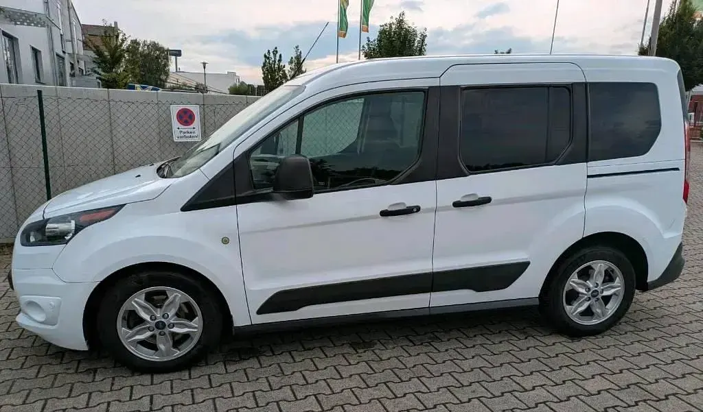 Używany Ford Transit 120 KM (88 kW) 2017 Biały Van