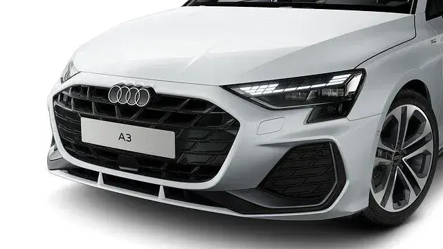Gebraucht Audi A3 S-Line 150 PS (110 kW) 2024 Gletscherweiß metallic Limousine
