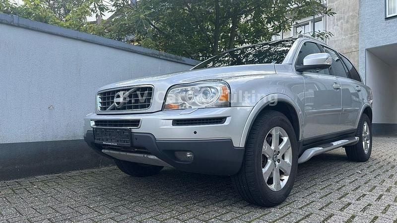Silber Gebraucht 2010 Volvo XC90 Momentum SUV | 5.998 € (Guter Preis) - Bild 1/4