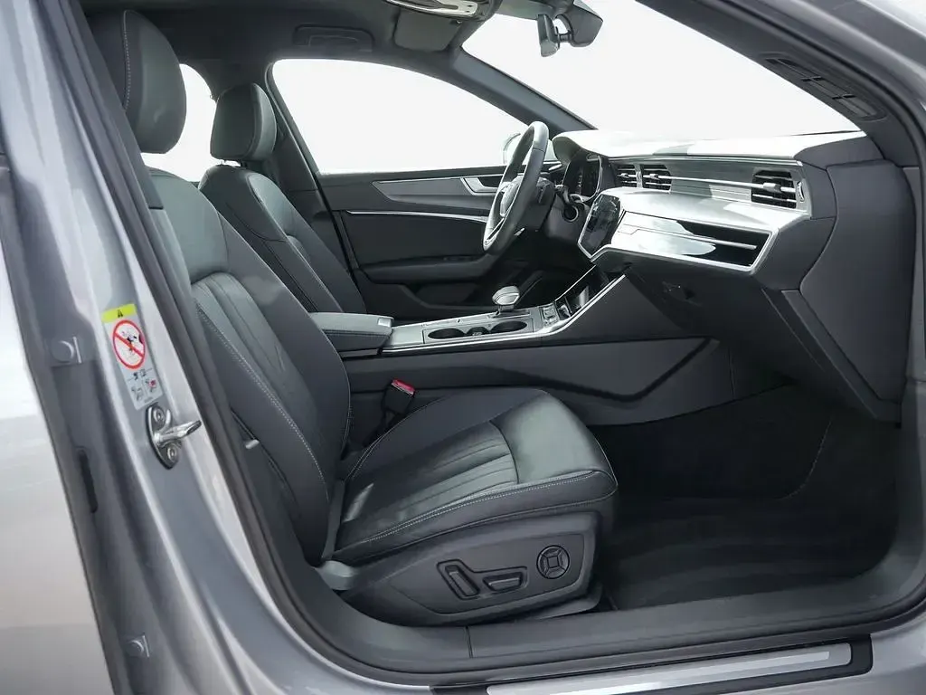Second-hand Audi A6 Advanced Plus 299 CP (219 kW) 2025 Argintiu Break