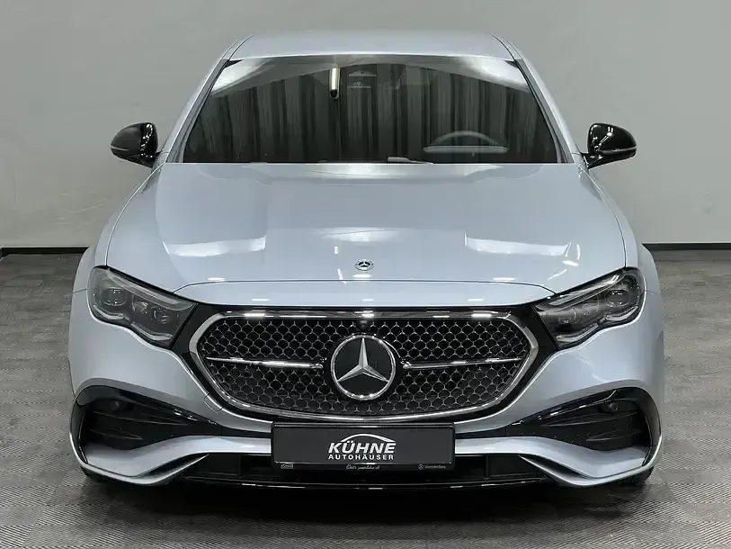 Usado Mercedes E200 Advanced Plus 204 CV (150 kW) 2025 Plateado Berlina