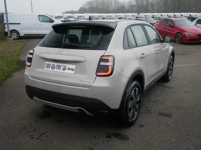 Neu Fiat 600 Icon 110 PS (80 kW) 2026 Cappuccino beige metallic SUV