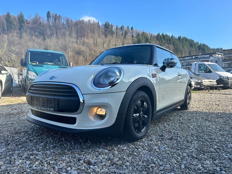 Weiß Gebraucht 2017 Mini ONE Kleinwagen | 7.950 € (Etwas zu teuer) - Bild 1/4