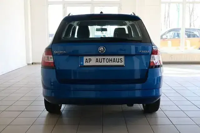 Gebraucht Skoda Fabia Ambition 95 PS (69 kW) 2017 Raceblau metallic Kombi