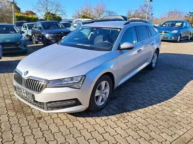 Gebraucht Skoda Superb 150 PS (110 kW) 2023 Silber Limousine