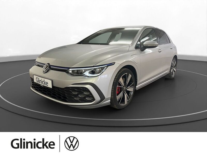 Silber Gebraucht 2021 VW Golf VIII GTE Limousine | 25.880 € (Fairer Preis) - Bild 1/4