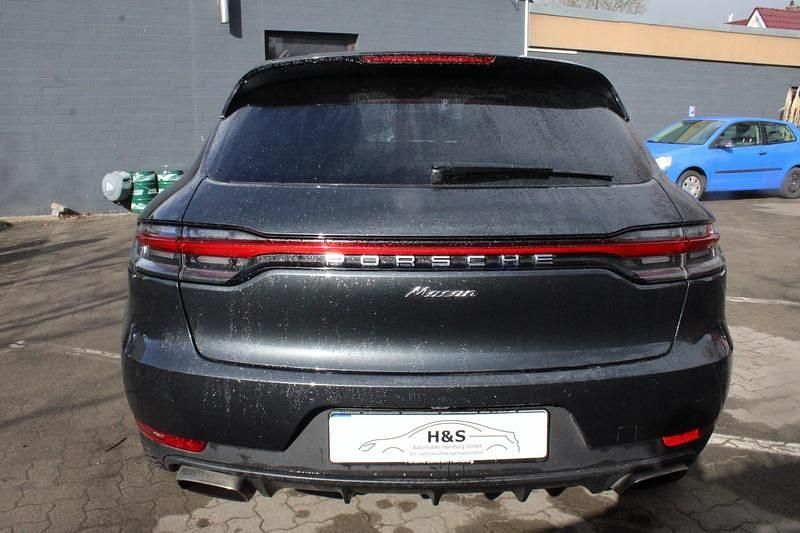 Gebraucht Porsche Macan 245 PS (180 kW) 2019 Vulkangrau SUV