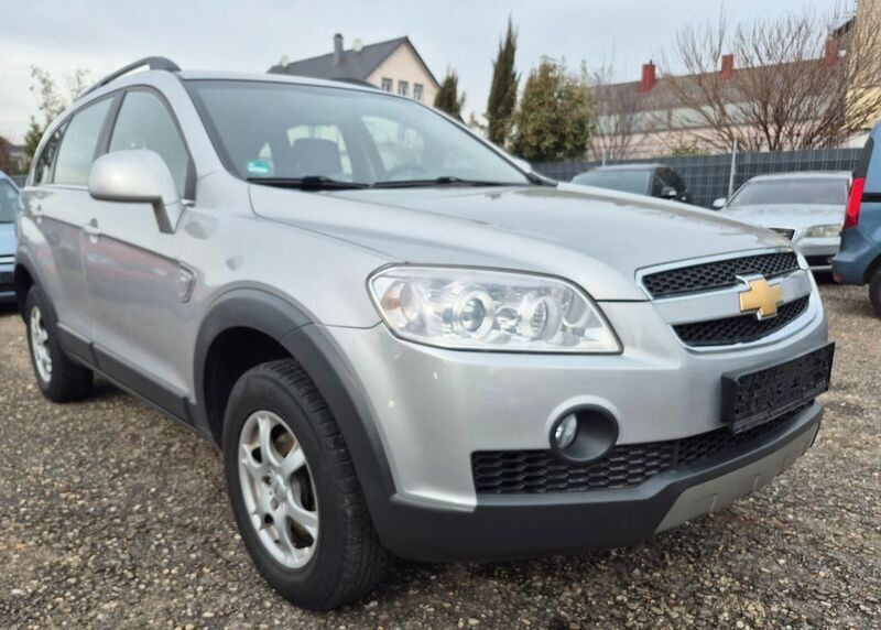 Silber Gebraucht 2009 Chevrolet Captiva LS SUV | 5.200 € (Fairer Preis) - Bild 1/4