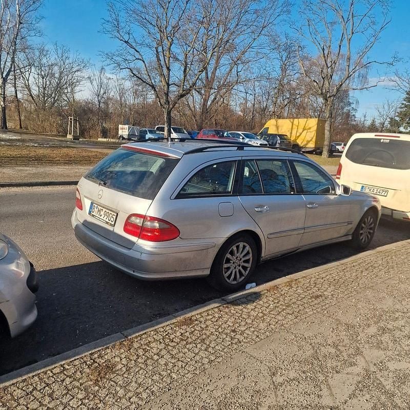 Gebraucht Mercedes E200 Elegance 184 PS (135 kW) 2007 Grau Kombi