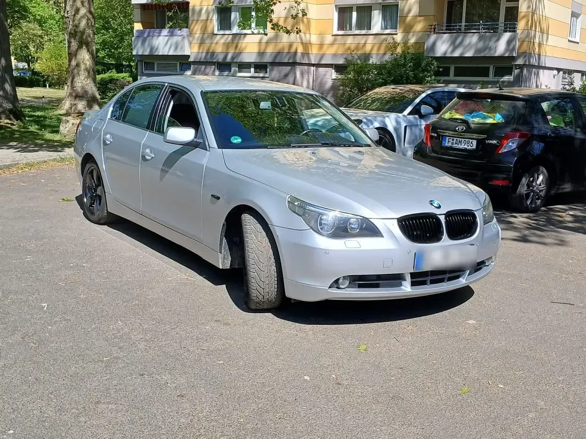 Gebraucht BMW 525 193 PS (141 kW) 2005 Silber Limousine