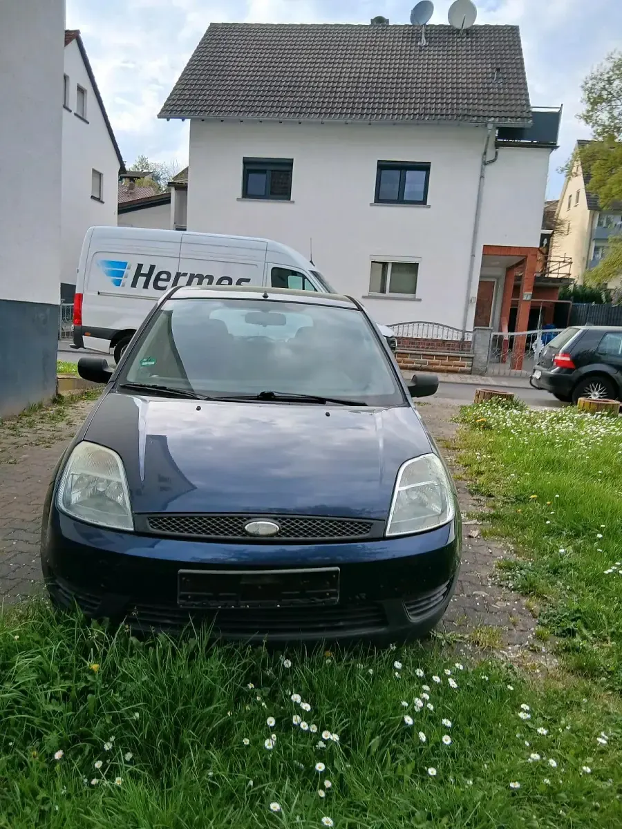Usata Ford Fiesta 77 CV (56 kW) 2003 Blu Utilitaria