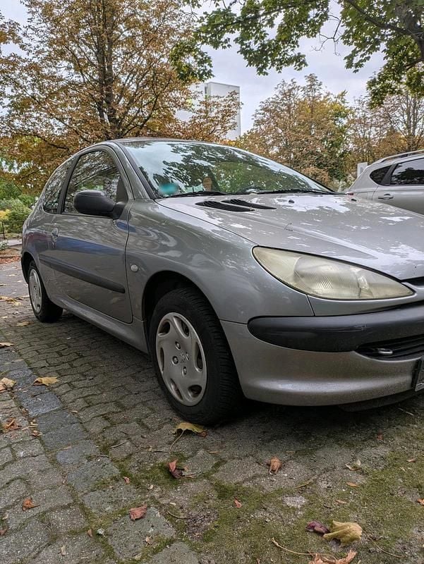 Gebraucht Peugeot 206 60 PS (44 kW) 2002 Grau Kleinwagen