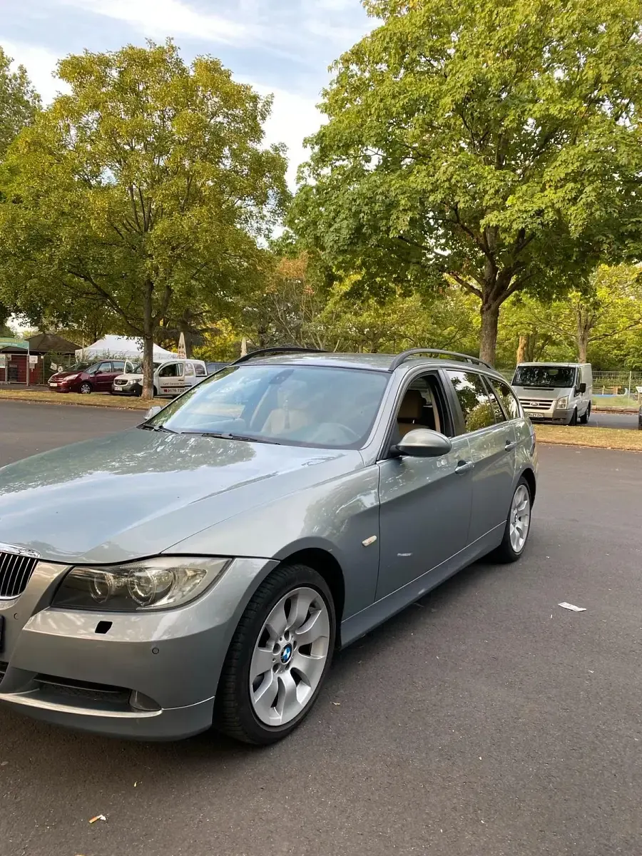 Gebraucht BMW 325 218 PS (160 kW) 2008 Silber Kombi