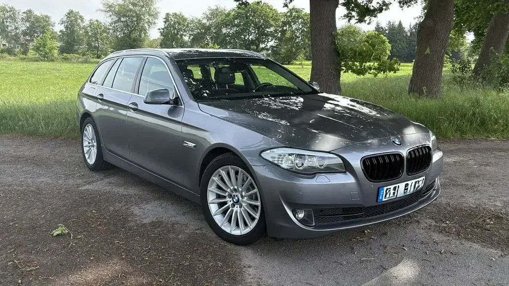Gebraucht BMW 523 Performance 204 PS (150 kW) 2011 Grau Kombi