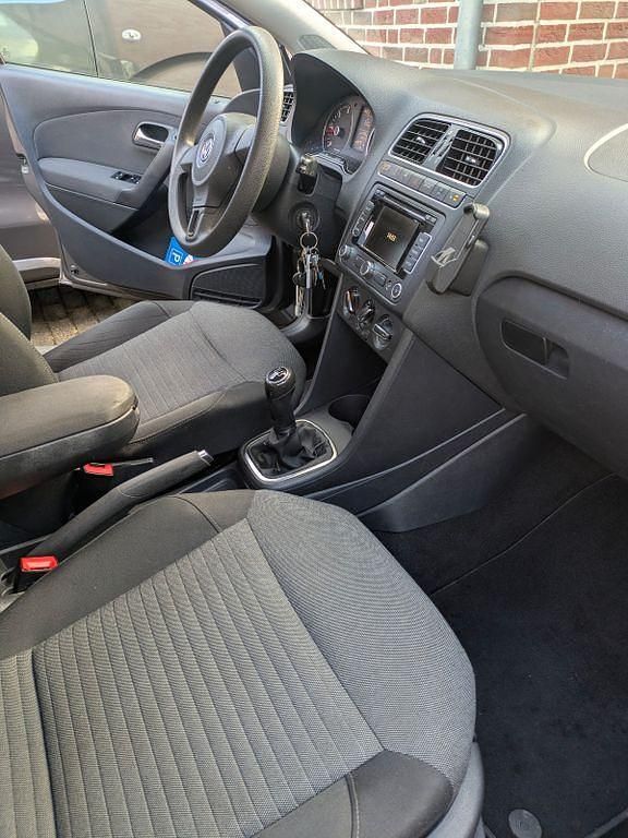 Gebraucht VW Polo Comfortline 90 PS (66 kW) 2011 Grau Kleinwagen