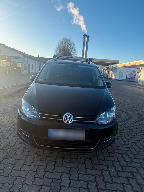 Second-hand VW Sharan 180 CP (132 kW) 2012 Negru Monovolum