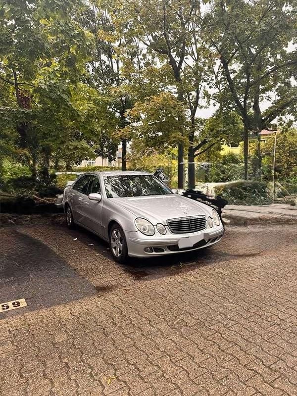 Gebraucht 2003 Mercedes E320 Elegance Limousine | 3.000 € (Fairer Preis) - Bild 1/4