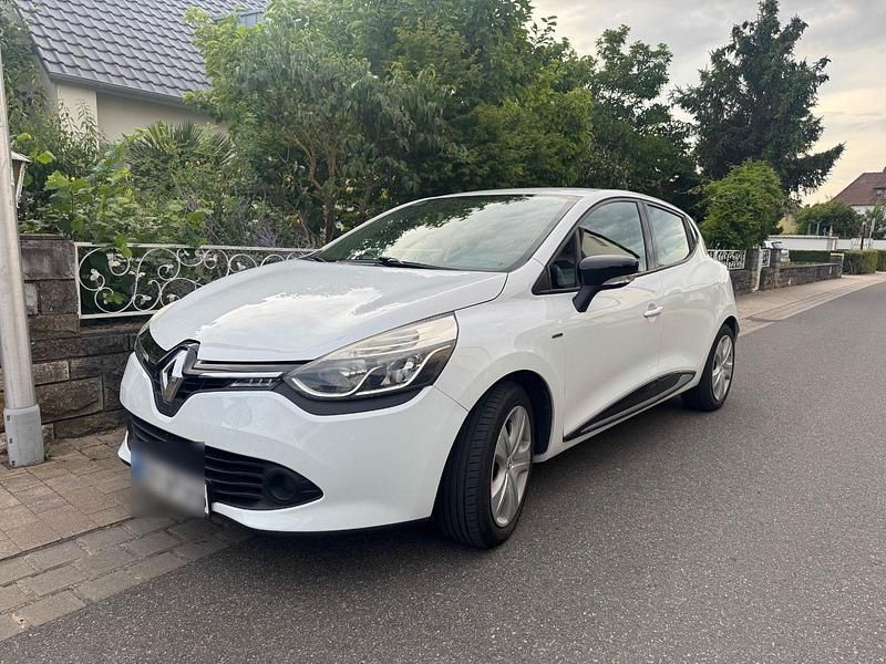Weiß Gebraucht 2016 Renault Clio IV LIMITED Kleinwagen | 4.000 € (Superpreis) - Bild 1/4