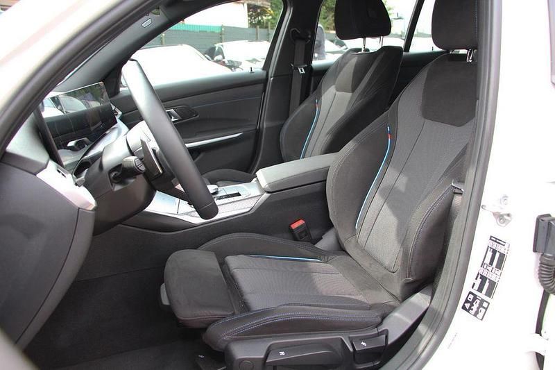 Gebraucht BMW 330 M Sport 245 PS (180 kW) 2025 Weiß Kombi