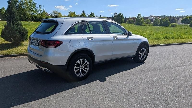 Silber Gebraucht 2020 Mercedes GLC220 SUV | 33.500 € (Guter Preis) - Bild 1/4
