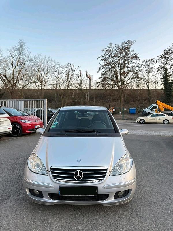 Gebraucht Mercedes A180 105 PS (77 kW) 2008 Silber Limousine