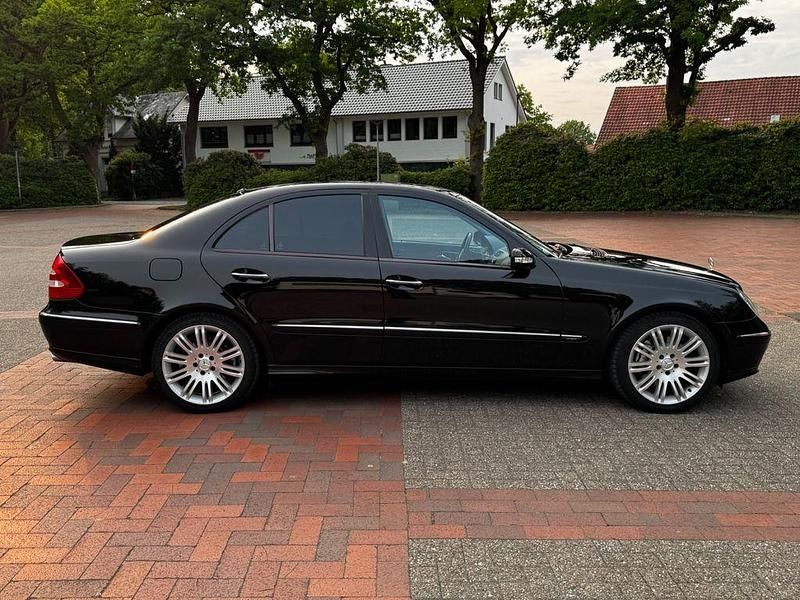 Gebraucht Mercedes E350 Avantgarde 272 PS (200 kW) 2006 Schwarz Limousine