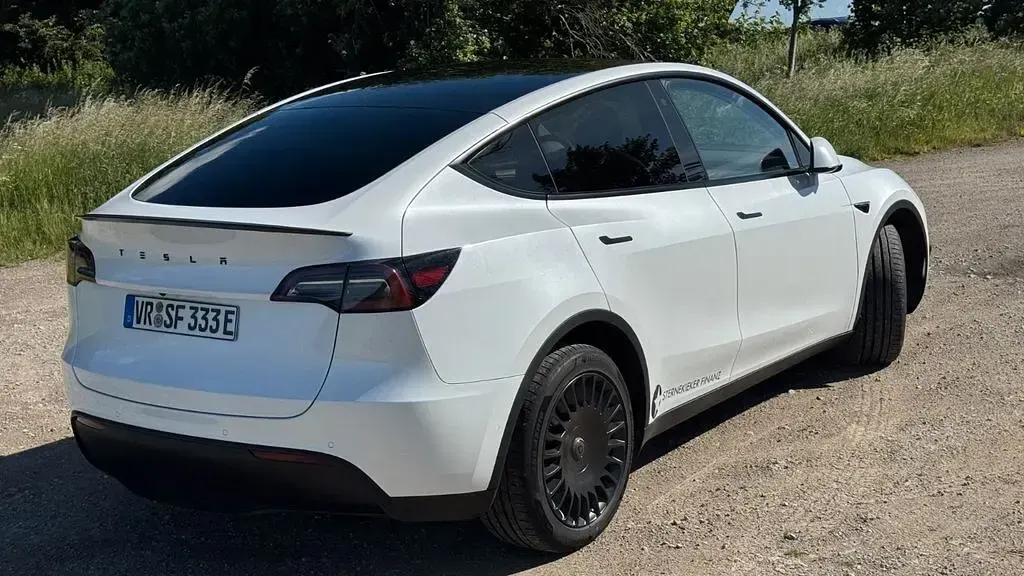 Gebraucht Tesla Model Y Long Range AWD 378 kW (514 PS) 2021 Weiß SUV