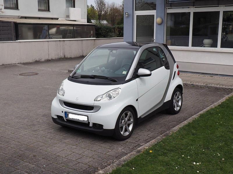 Weiß Gebraucht 2008 Smart ForTwo Coupé Coupé | 2.800 € (Guter Preis) - Bild 1/4