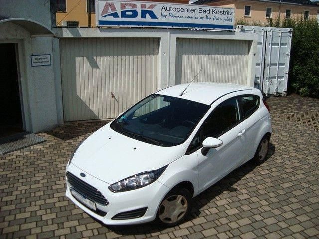 Gebraucht Ford Fiesta Trend 60 PS (44 kW) 2013 Weiß Kleinwagen