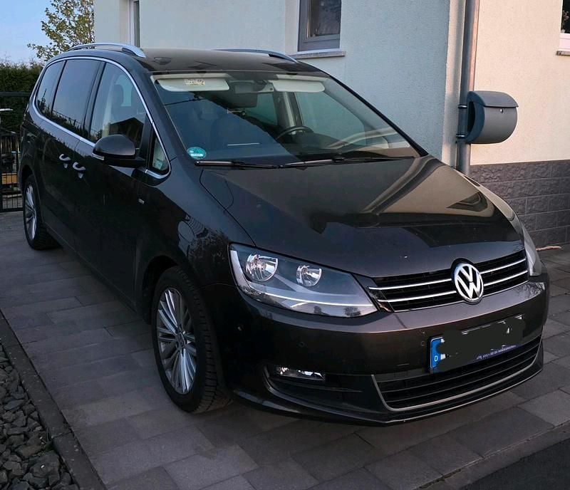 Second-hand VW Sharan Cup 140 CP (102 kW) 2014 Maro Monovolum