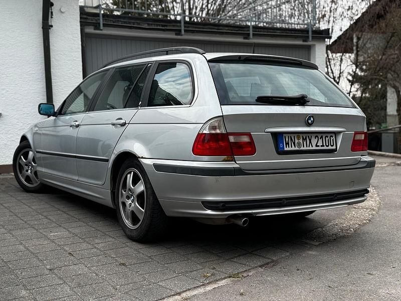 Gebraucht BMW 318 143 PS (105 kW) 2004 Silber Kombi