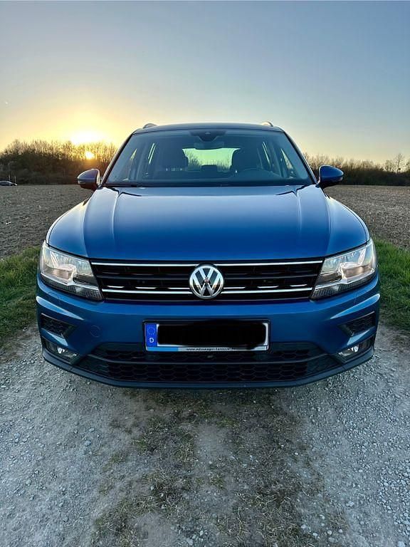 Second-hand VW Tiguan Sound 150 CP (110 kW) 2017 Albastru SUV