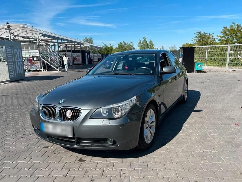 Gebraucht BMW 523 177 PS (130 kW) 2006 Grau Limousine
