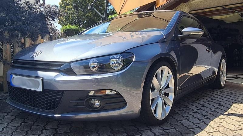 Grau Gebraucht 2008 VW Scirocco Coupé | 5.450 € (Fairer Preis) - Bild 1/4
