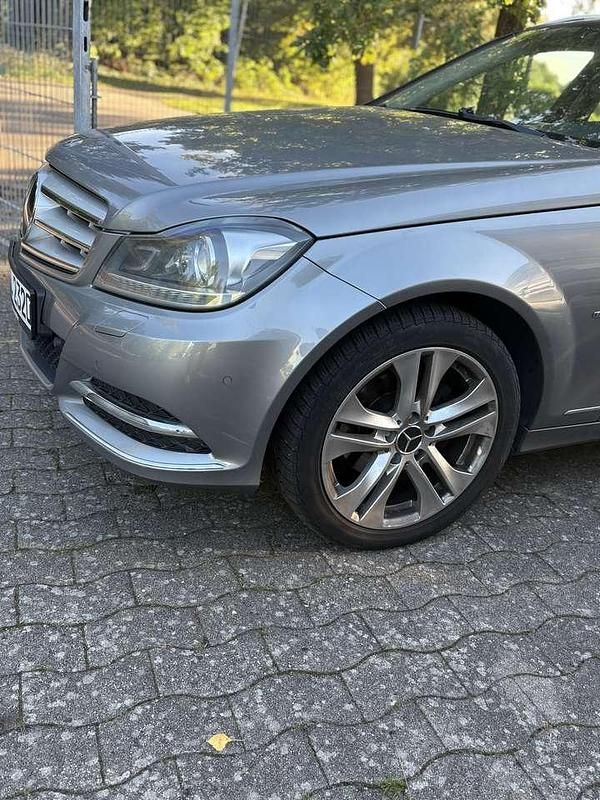 Gebraucht Mercedes C200 Avantgarde 136 PS (100 kW) 2011 Kombi