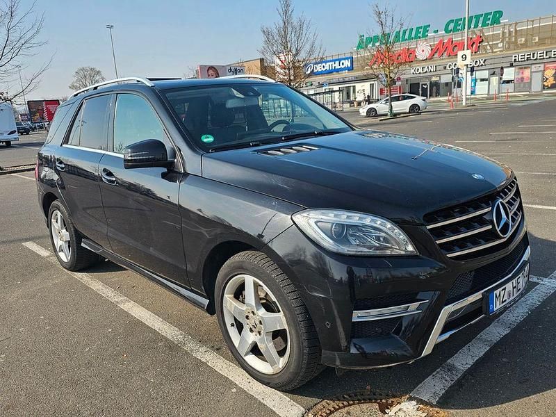Gebraucht Mercedes ML350 258 PS (189 kW) 2015 Schwarz SUV