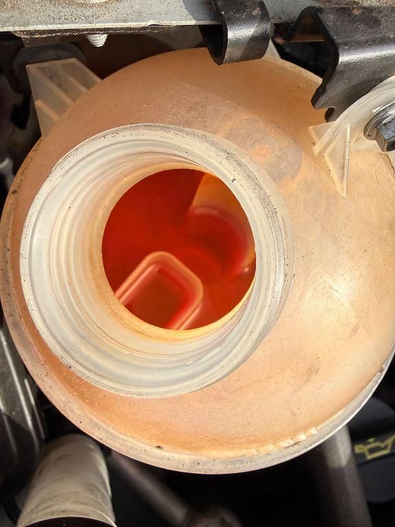 Gebraucht Peugeot TePee Access 128 PS (94 kW) 2012 Silber Van / Kleinbus