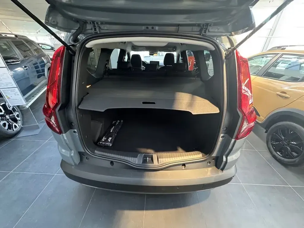 Gebraucht Dacia Jogger Extreme 110 PS (80 kW) 2026 Grau Van / Kleinbus