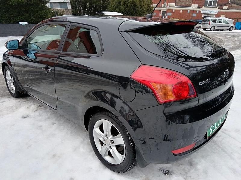 Gebraucht Kia ProCeed 116 PS (85 kW) 2011 Schwarz Kleinwagen