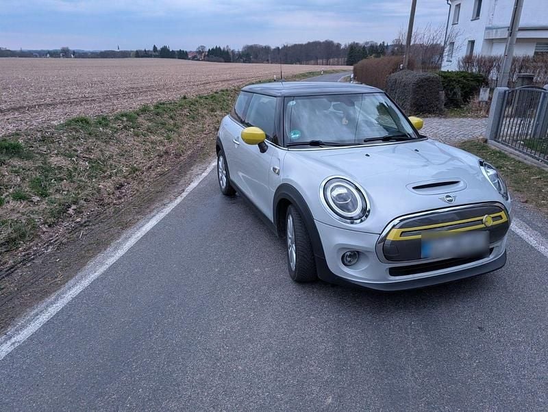 Gebraucht Mini Cooper SE 135 kW (184 PS) 2020 Weiß Kleinwagen