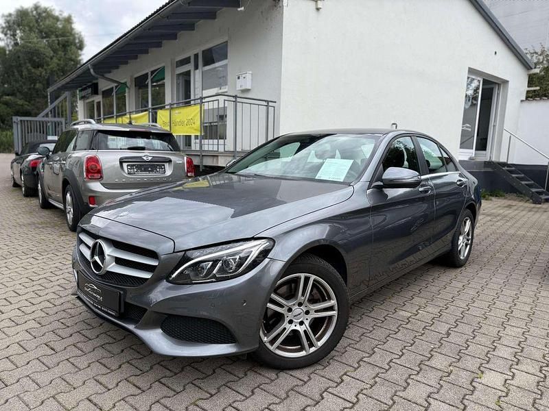 Grau Gebraucht 2017 Mercedes C200 Limousine | 25.480 € (Fairer Preis) - Bild 1/4