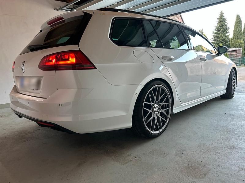 Weiß Gebraucht 2014 VW Golf VII Highline Kombi | 14.999 € (Teuer) - Bild 1/4