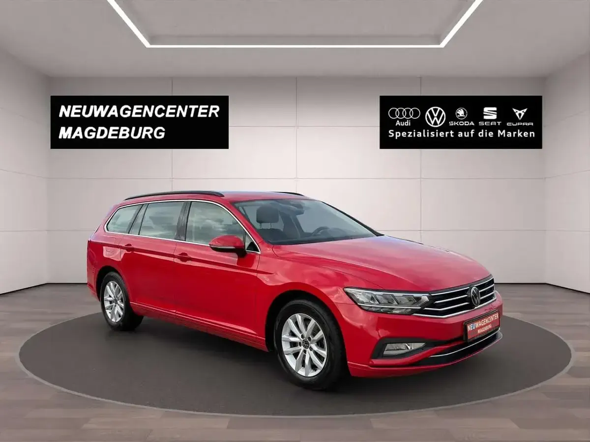 Gebraucht VW Passat Business 122 PS (89 kW) 2023 Rot Kombi