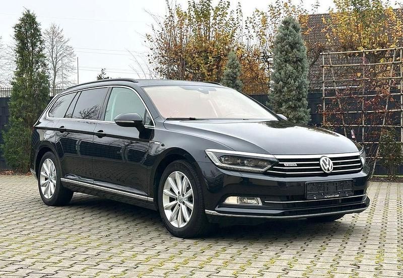 Perleffektlackierung Gebraucht 2015 VW Passat Comfortline Kombi | 12.290 € (Guter Preis) - Bild 1/4