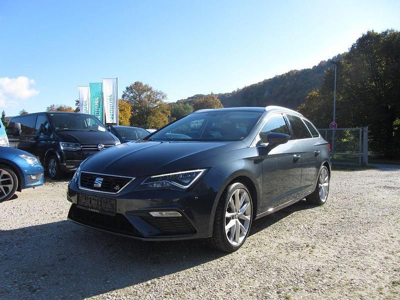Grau Gebraucht 2019 Seat Leon ST FR Kombi | 14.900 € (Superpreis) - Bild 1/4
