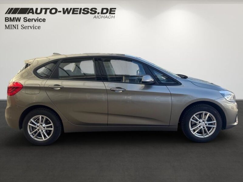 Gebraucht BMW 218 Active Tourer Advantage 136 PS (100 kW) 2016 Platinsilber metallic (silber) Van / Kleinbus